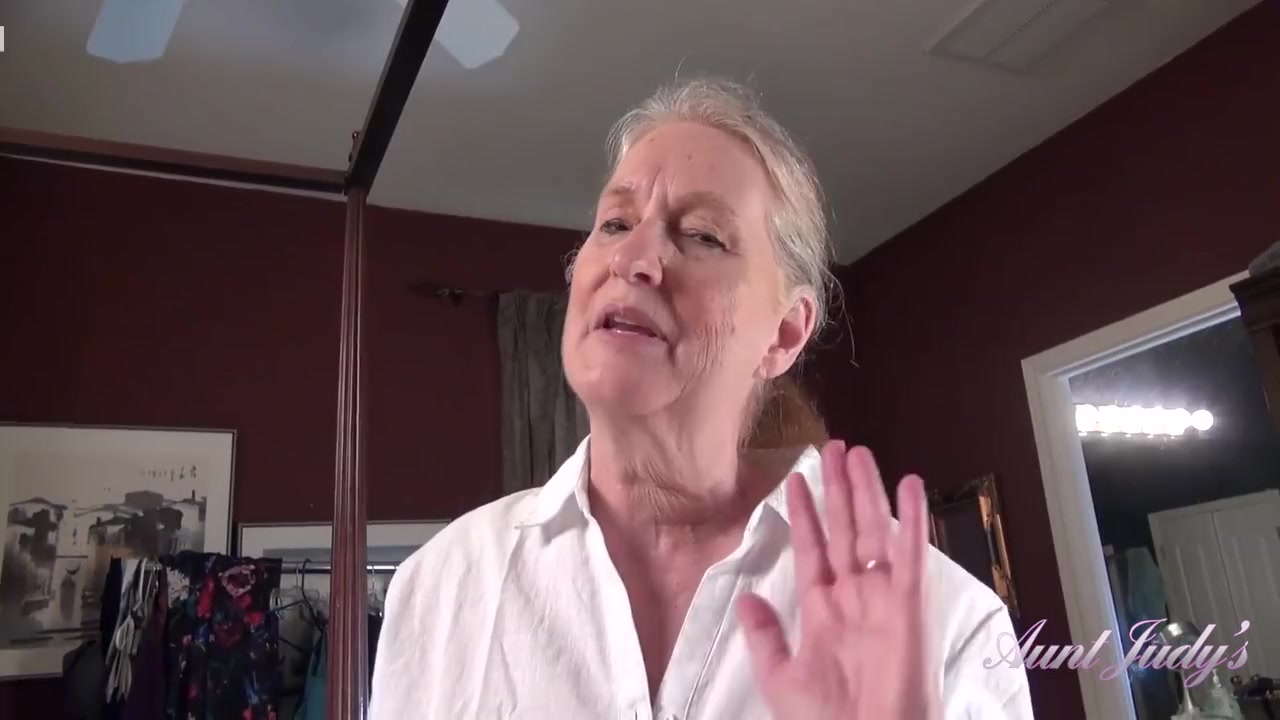 A Morning Treat From Your Busty Mature Stepmom Mrs. Maggie pov With Judys
