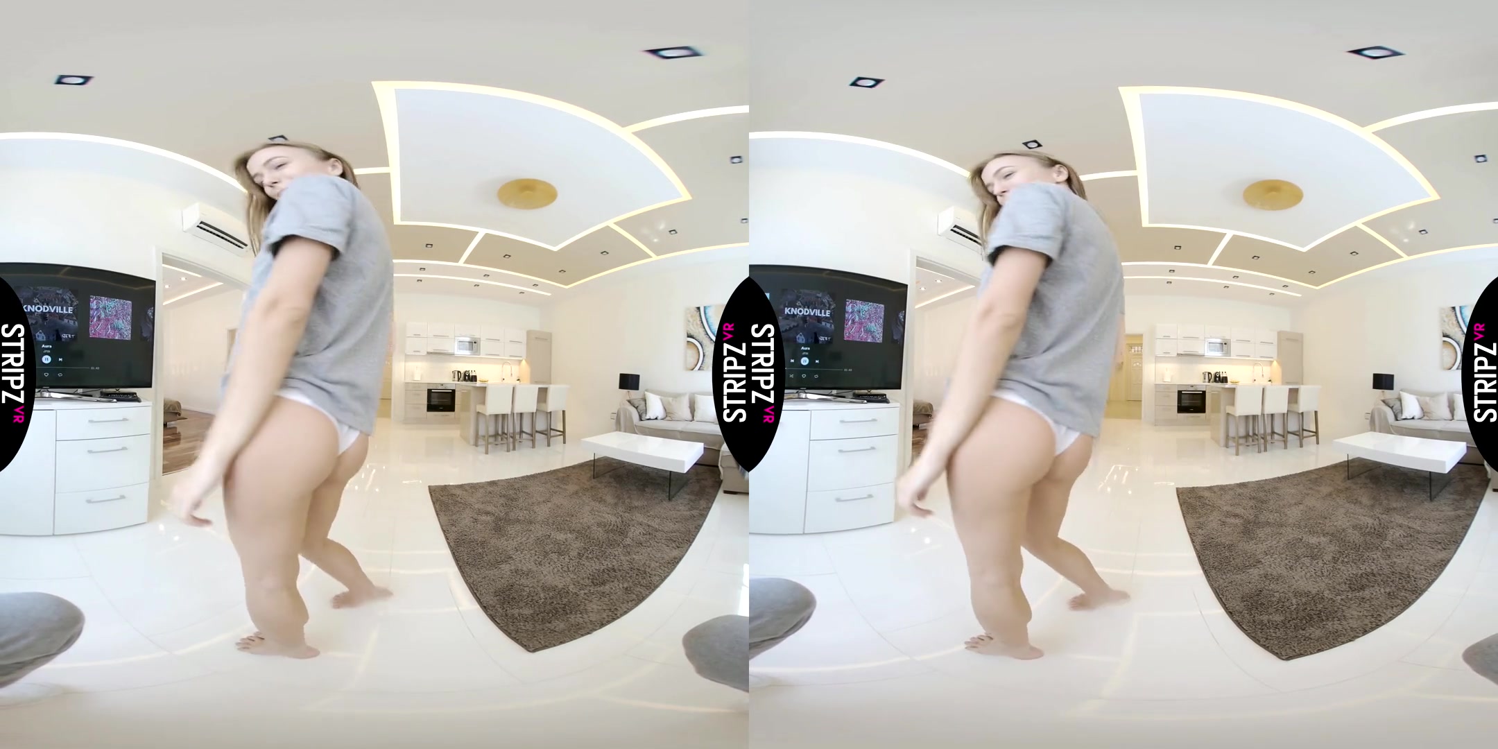 Vika in O.M.F.G - StripzVR