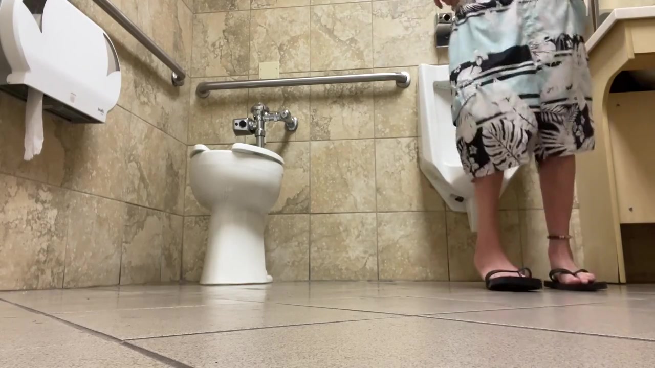 Public Toilets Gets Me So Fucking Horny 7 Min