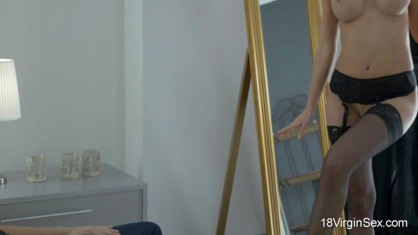 Lusting at sexy 18 year old Harper, this guy gave her the best virgin sex ever