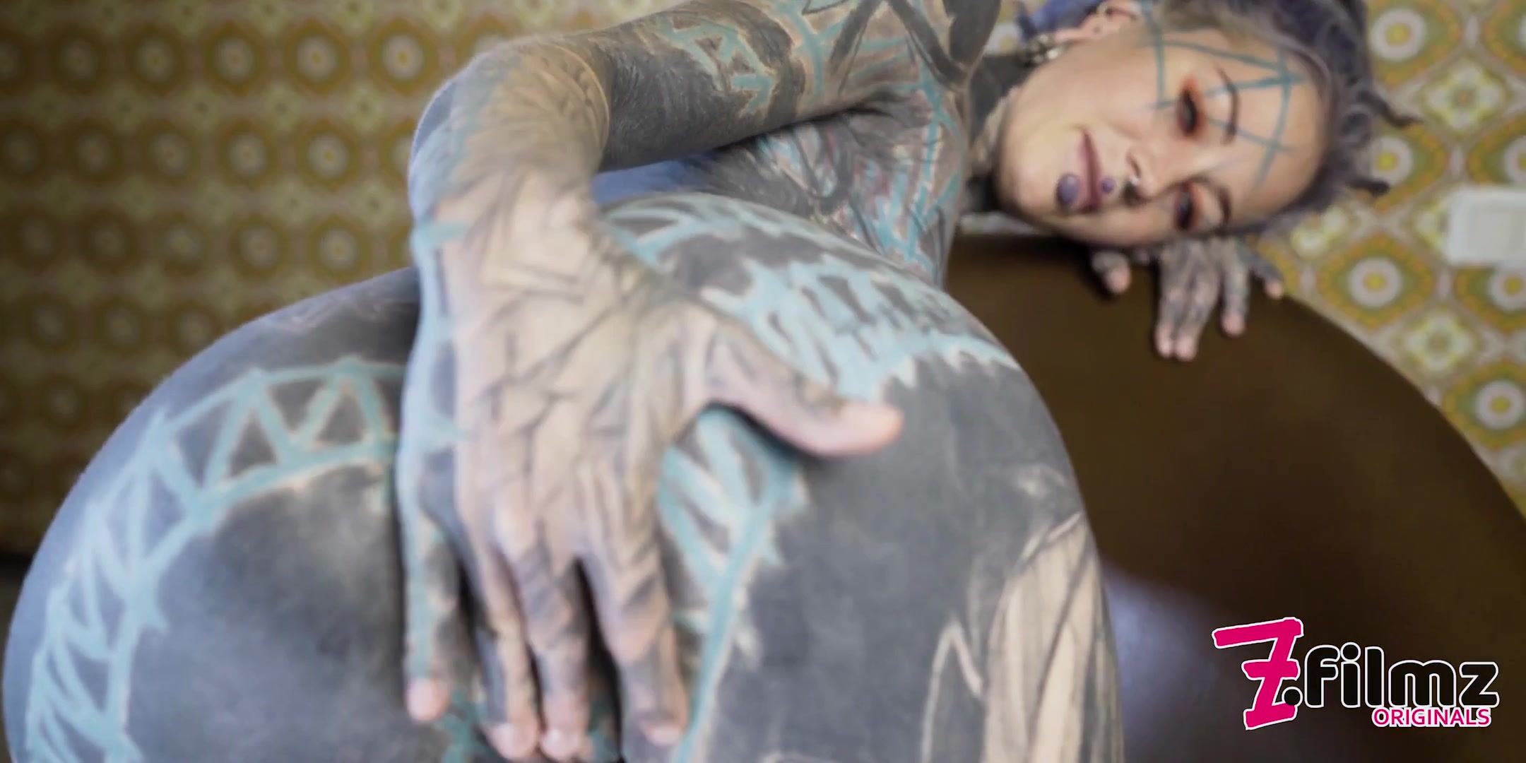 Tattooed teen 18+ Testing Fuck Machine With Her Anal - Fuck Machine, Gapes