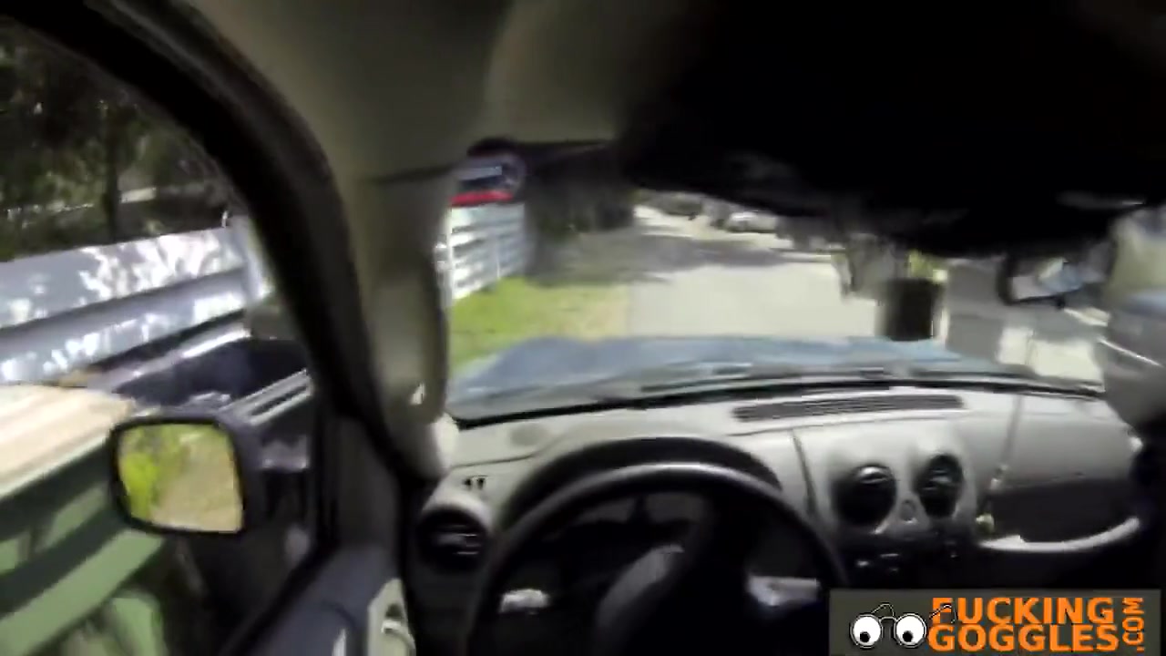Blonde Gives Pussy For A Ride