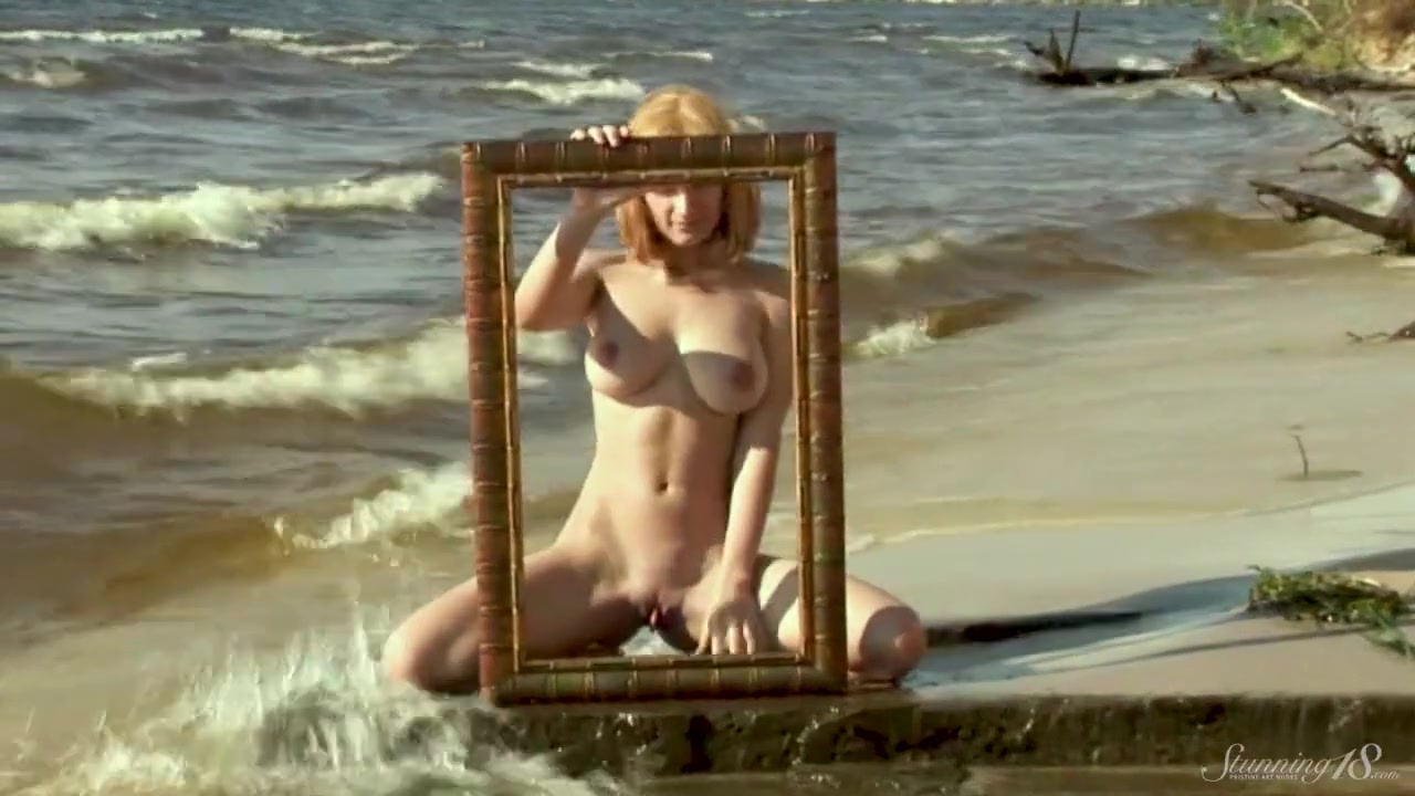 Blondie Katherine Her Big Natural Boobs At The Beach!
