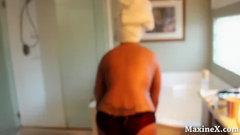 Maxine X In Taking A Shower After The Orgy