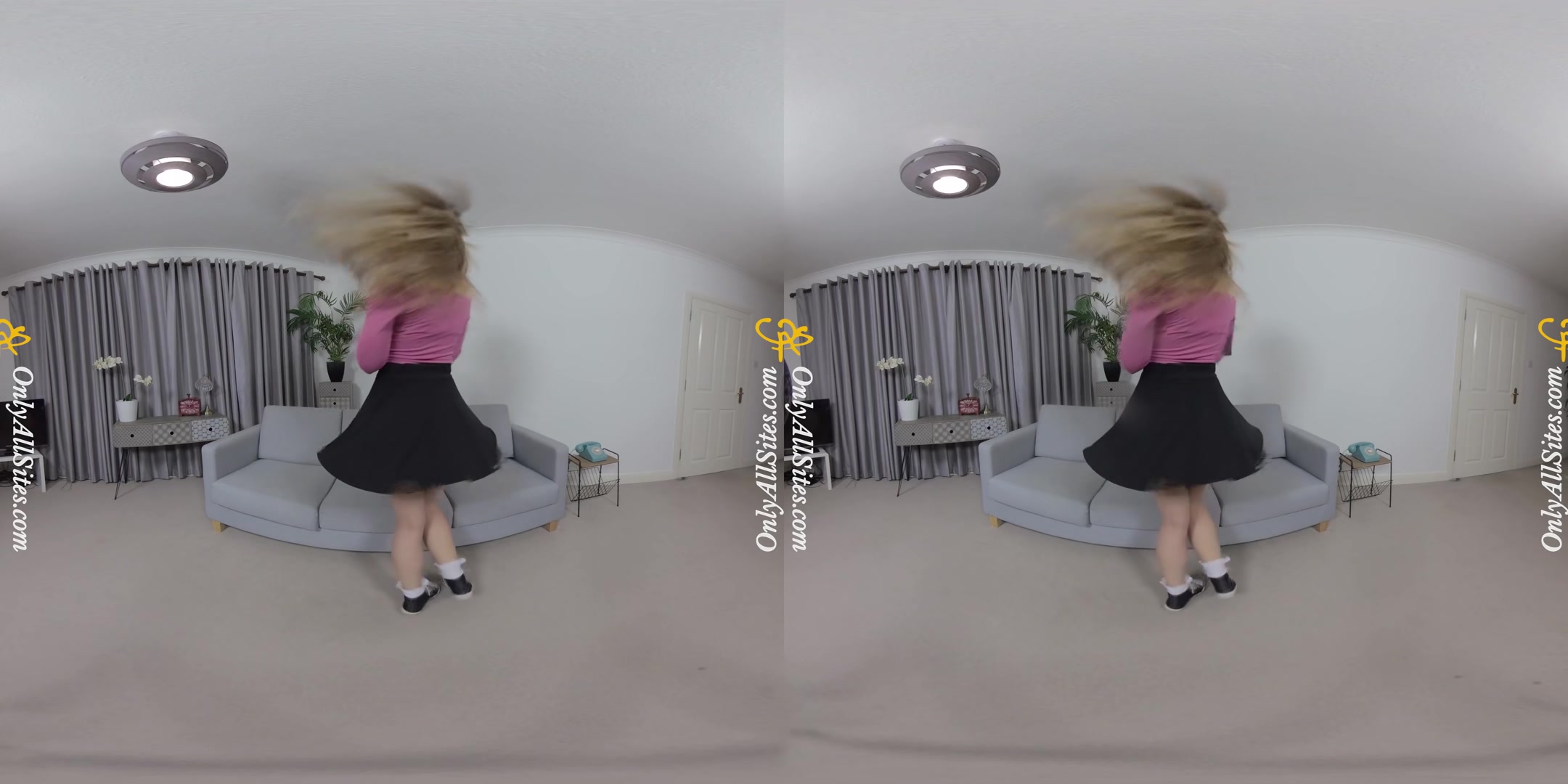 Stephanie Bonham Carter - Blonde in Sneakers - OnlyTease