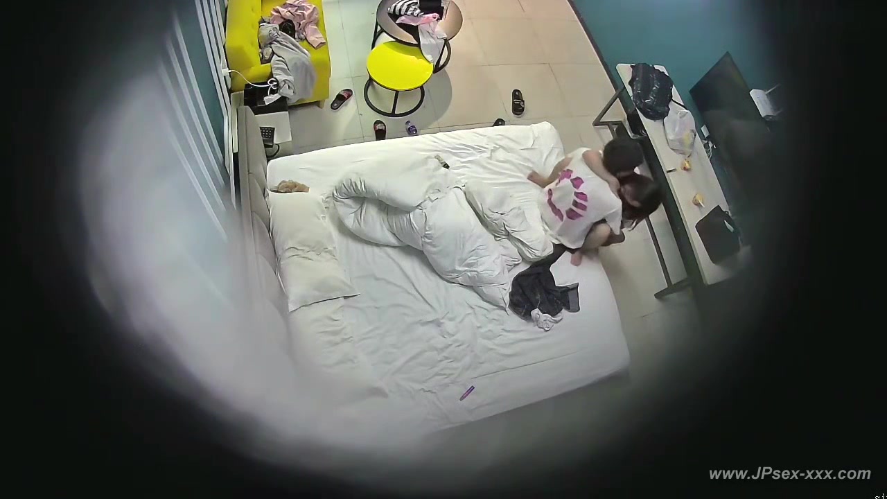 Hackers use the camera to remote monitoring of a lover's home life.597