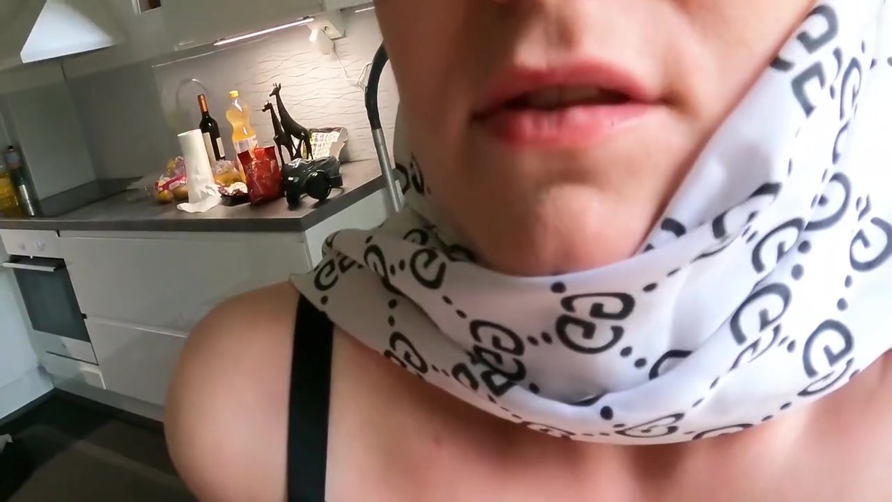 Turkish Stepsister Come To Visit 10 Min