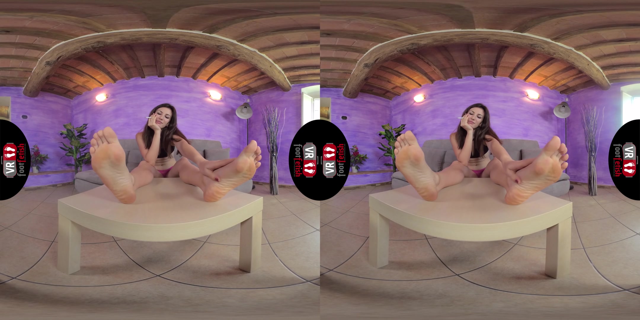 Sexy Brunette Lilian Iures You With Her Gorgeous Feet - VRFootFetish