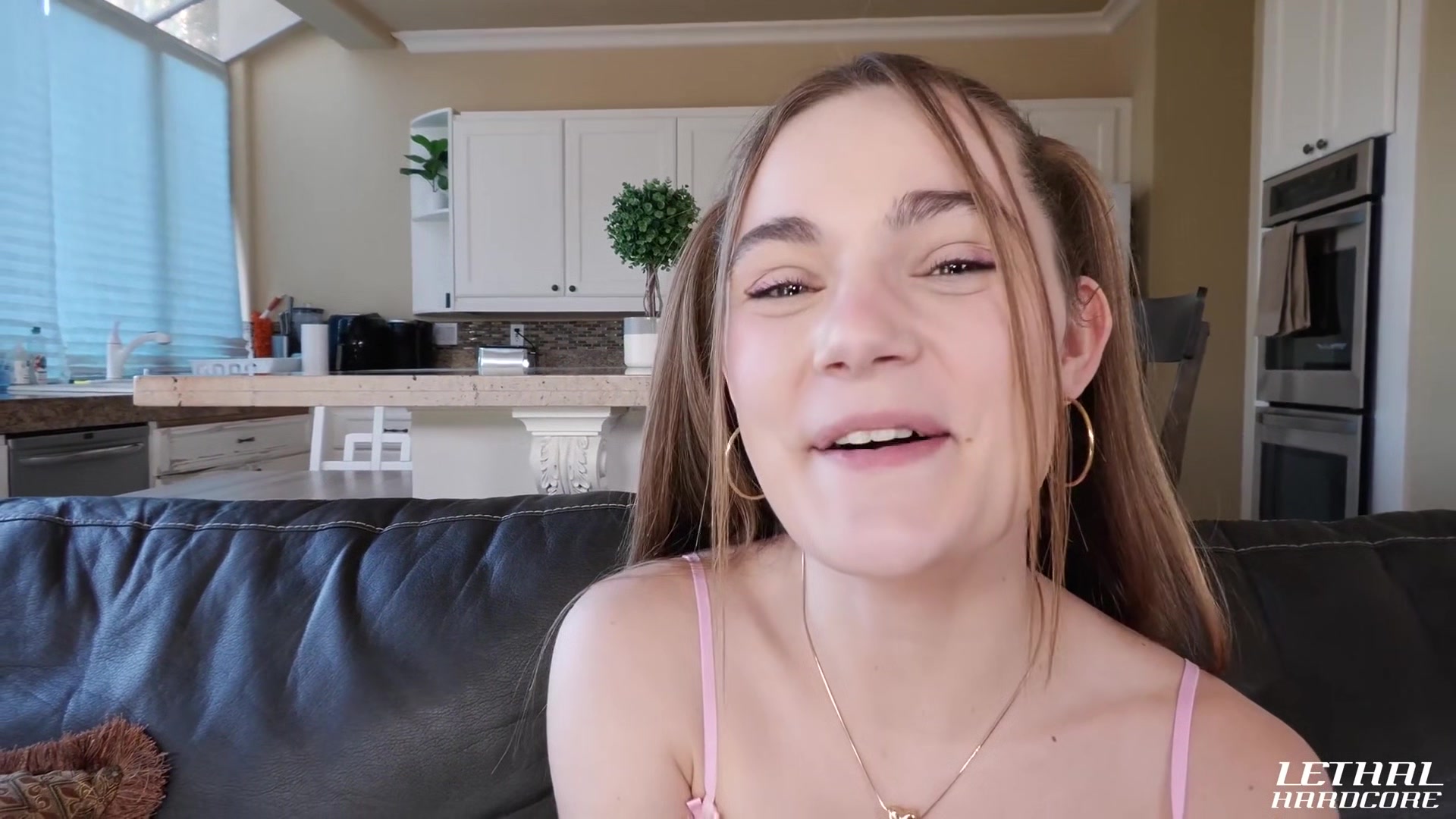 Juniper Ren Shows Off Her Sweet Fresh Puss Puss