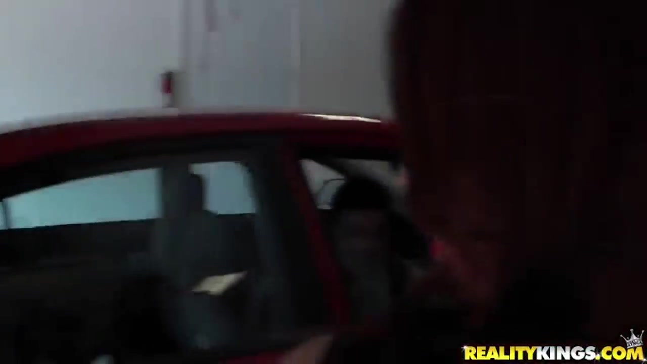 Sergio pokes two fingers baldly into Marcella's coochie