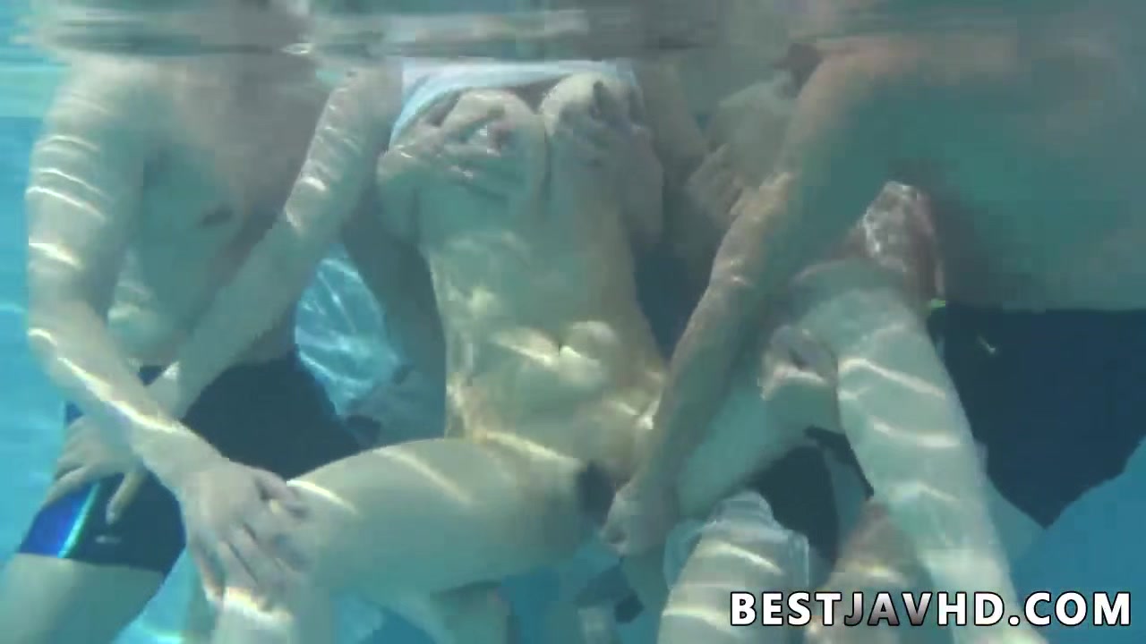 Suzuna Komiya, the naughty Asian bitch, gives the hottest bj by the pool in the hottest JAV!