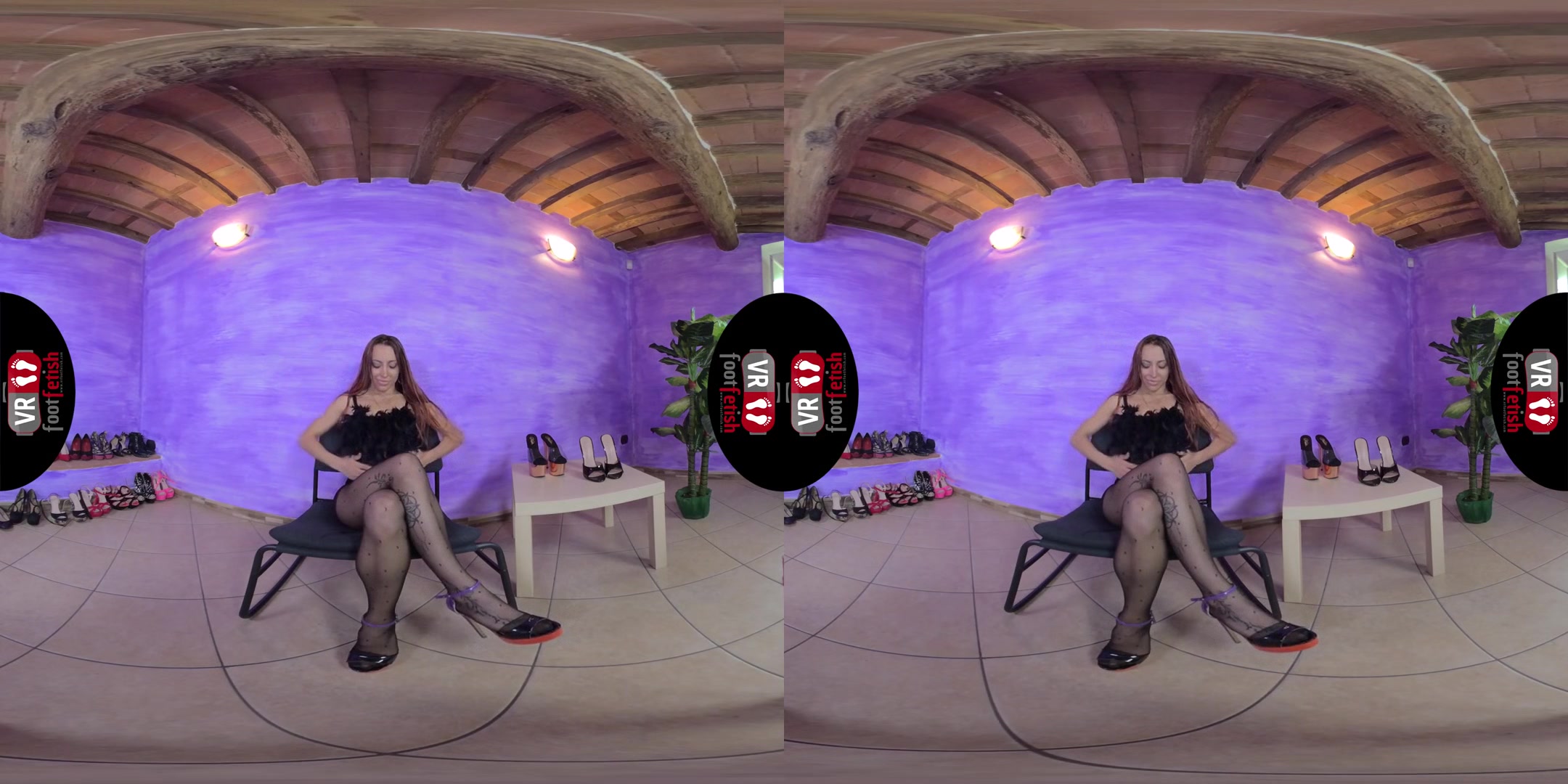 Gorgeous Elettra Takes Off Her Black Pantyhose And Flaunts Her Sexy Feet - Dancer with Incredible Legs Foot Fetish VR