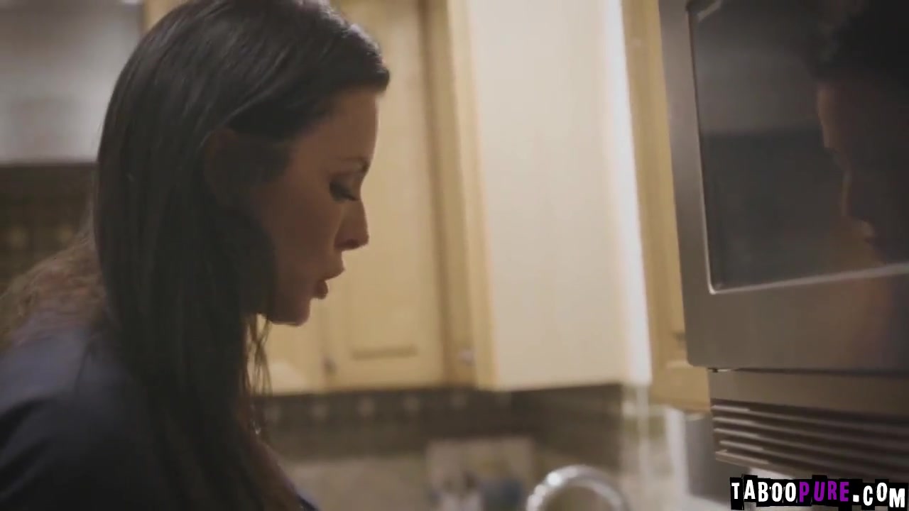 Milf Reagan Joined Daugter Alina And Bf Brad In Fucking