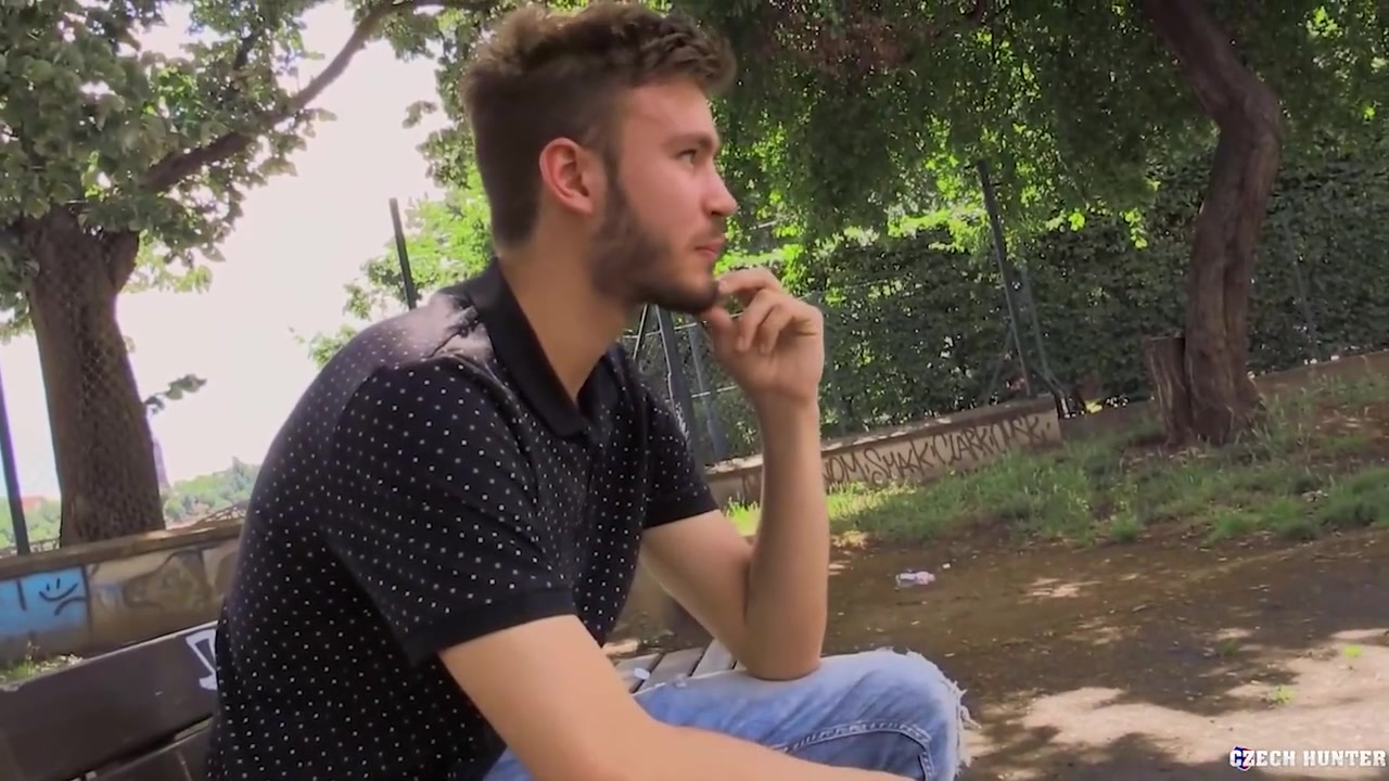 Shy Dude Lukas Needs Some More Money To Get Lured For A Quick Fuck With A Stranger