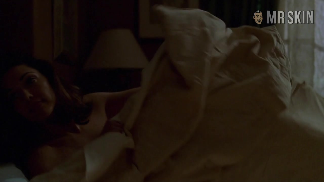Anatomy of a Nude Scene: 'Mulholland Dr.'s Legendary Lesbian Scenes Deepen the Film's Mystery - Mr.Skin