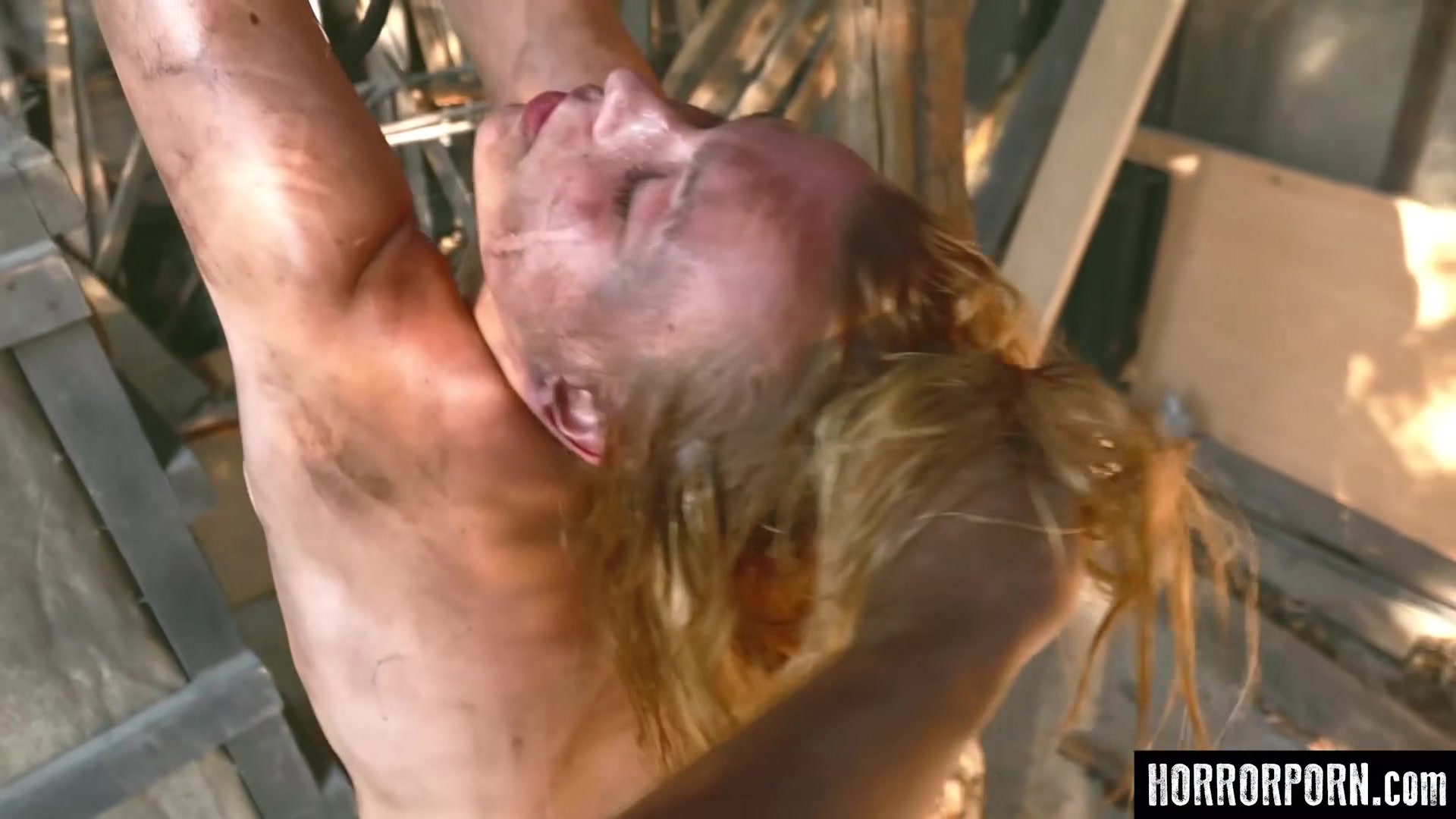 HORRORPORN - The beast from the woods