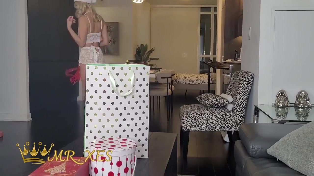 Blonde Surprise Xmas Bbc Cock Worship With Sky Pierce, Maisey Monroe And Blonde Teens