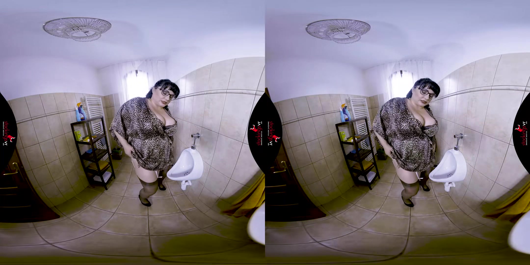 Pissing starring Mistress Sarah