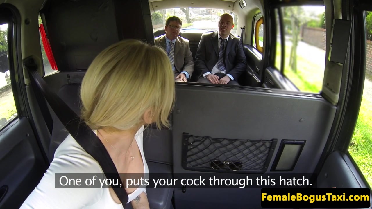 Bigtit mature cabbie spitroasted in taxi