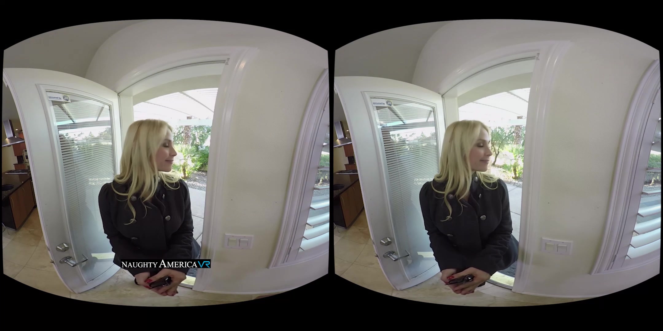 V for Vandella - An act of featuring Sarah Vandella