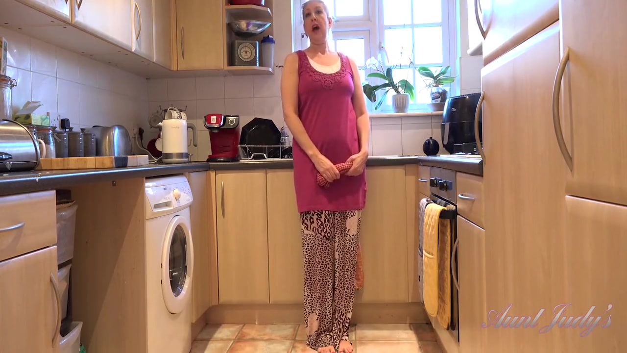 Judys - Your Mature Stepmom Mrs. Maggie Gives You Joi In The Kitchen