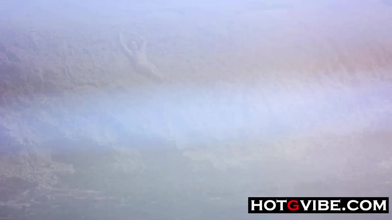 Making My Pussy Squirt At A Public Beach