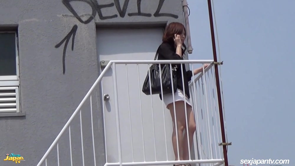 Wet Fingers And Juicy Palms - SexJapanTV