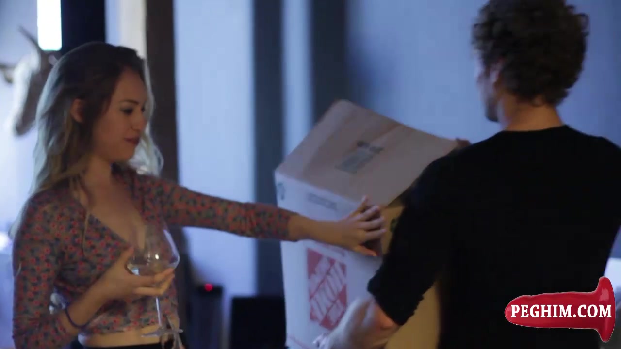 Moving Day - Sex Movies Featuring Peghim