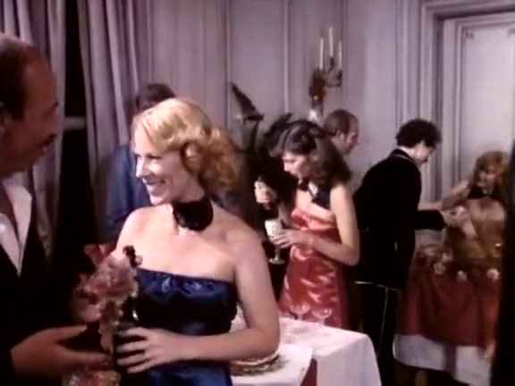 Samantha Morgan, Serena, Elaine Wells in vintage sex clip