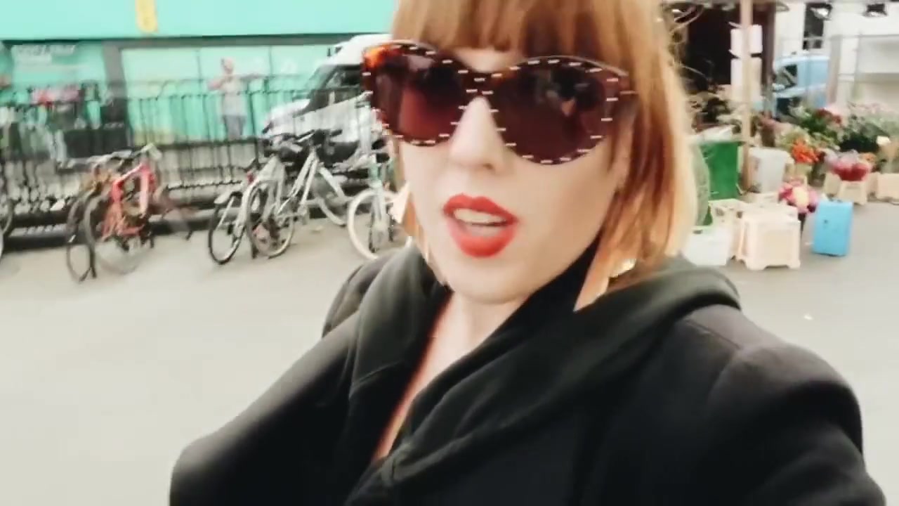 TAKING SISSY FOR A WALK IN LONDON