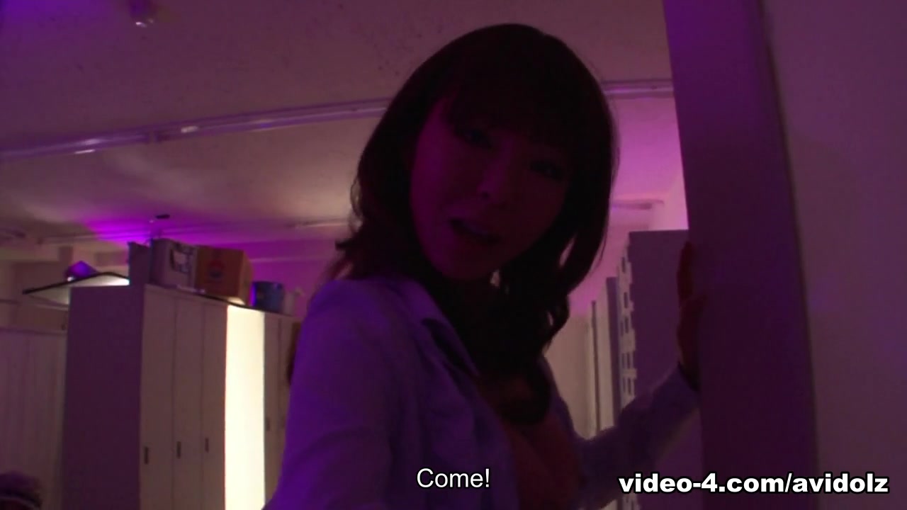 Kyoushi Kan in Kyoushi Kan gets stimulated and masturbated in the gym - AviDolz