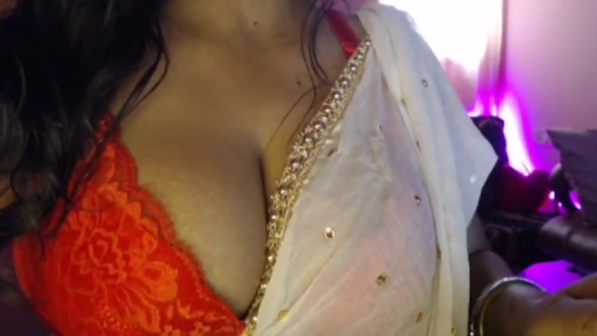 Desi Hot Girl Under Bra Hot Boobs Show