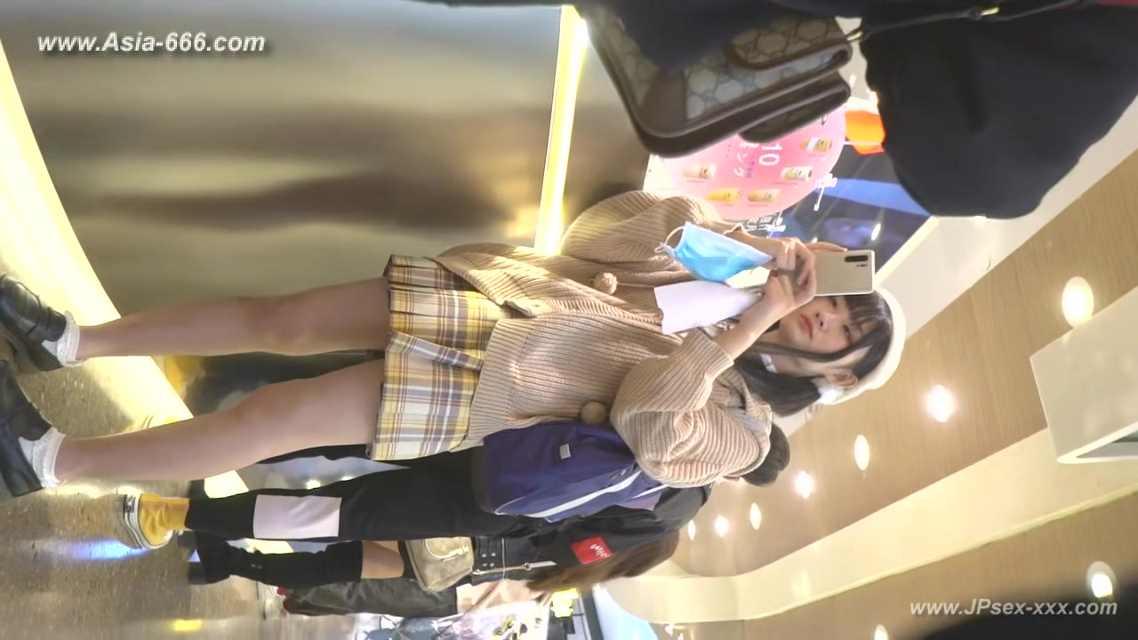 peeping chinese amateur upskirt.123