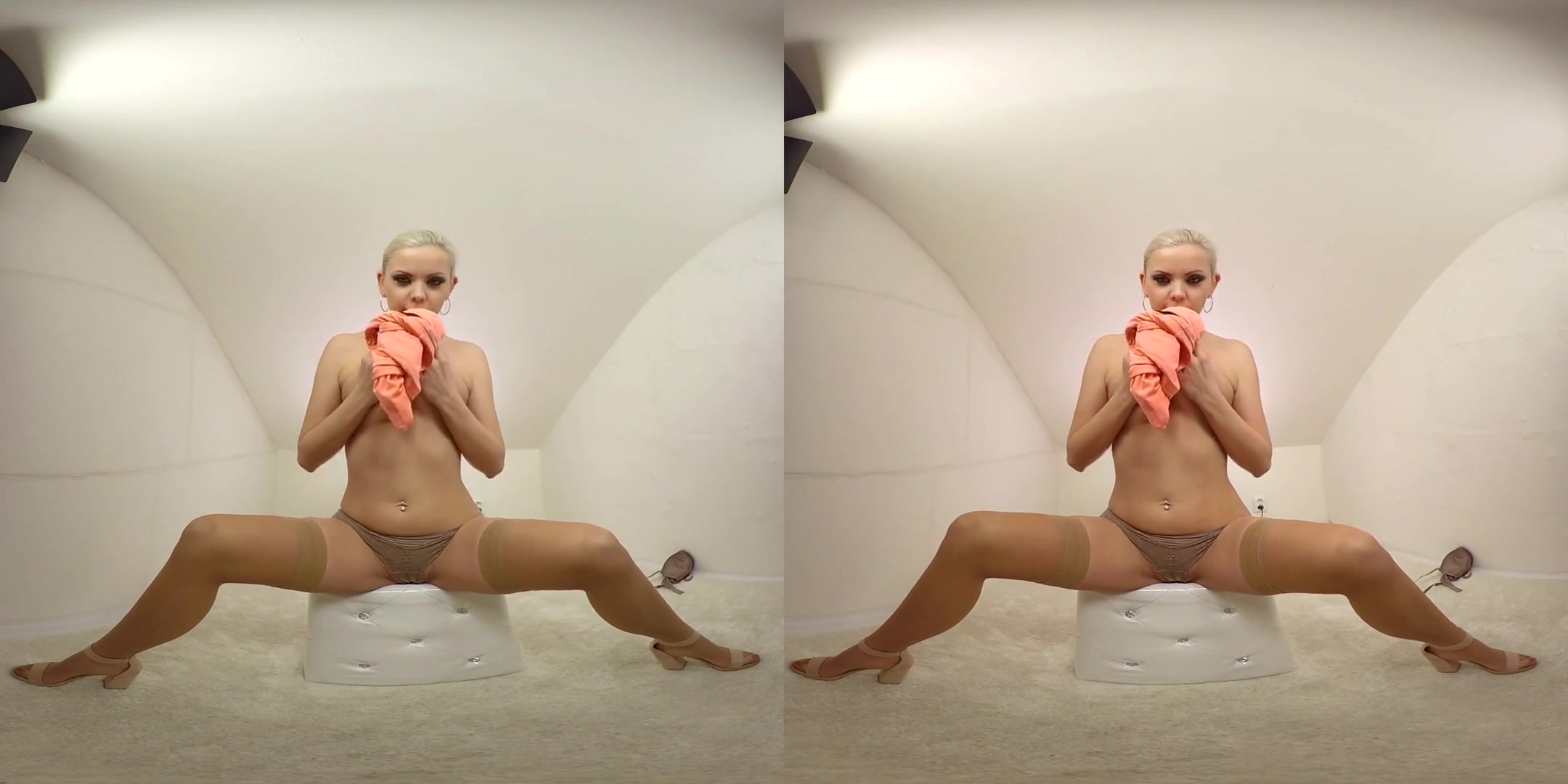 Julia Parker in Blonde Babe Julie Parker with Her Toy - BravoModelsMedia