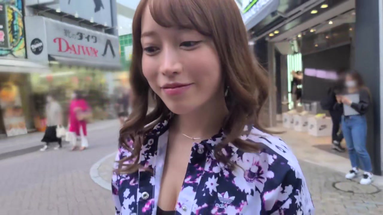 0005922_美女 お姉さん キスなどが含まれている