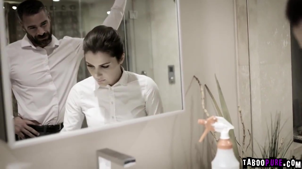 Sexy European Housemaid Fucked In The Bathroom With Valentina Nappi