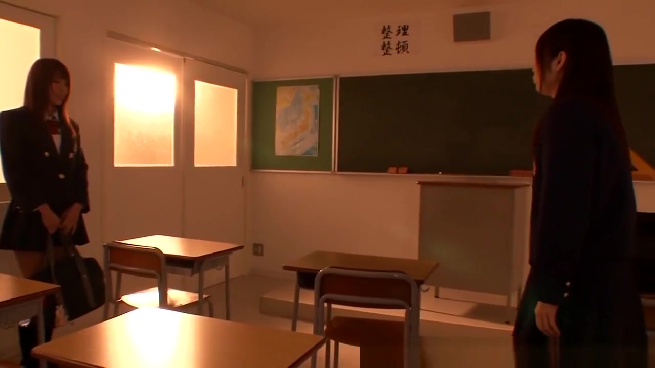 Nippon Les schoolgirls 18+ Secretly Nipplesucking