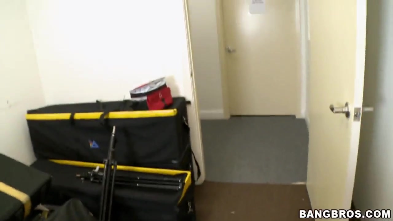 Young lady Randi gives professional blowjob for her boyfriend