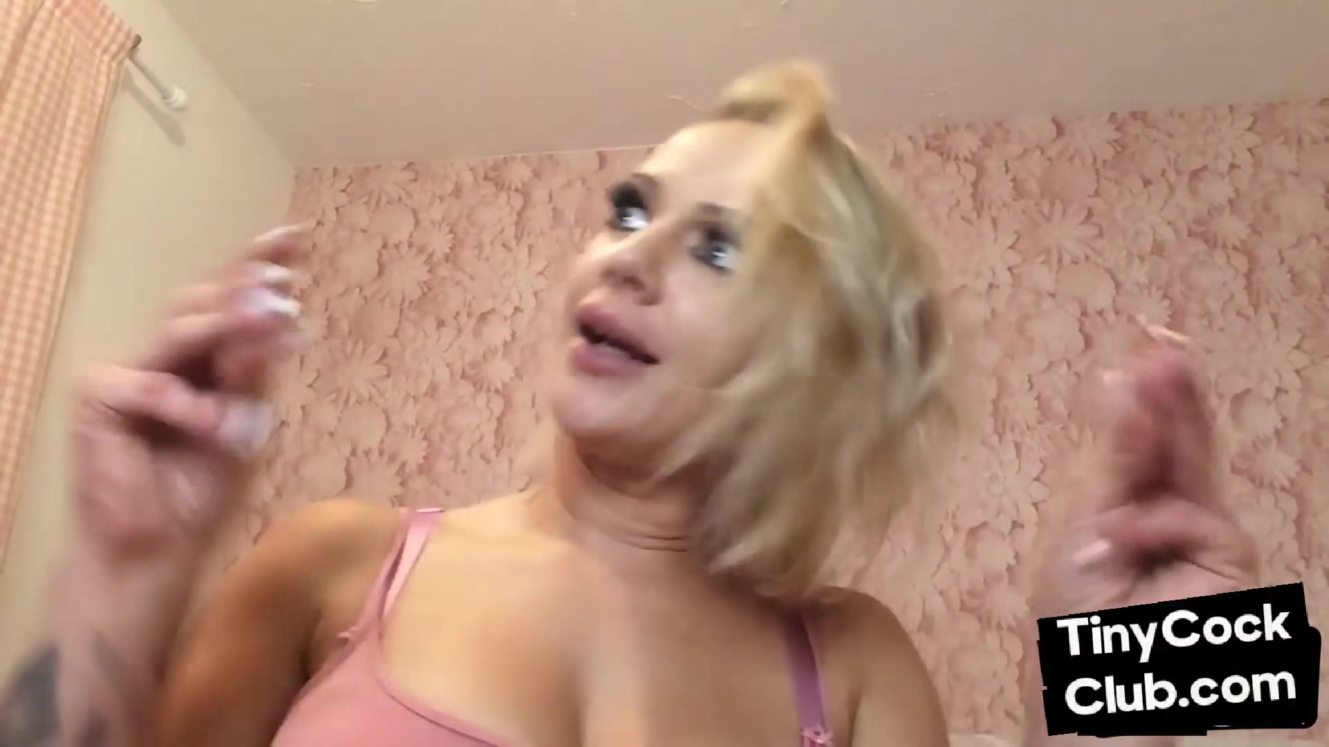 SPH femina spreads gossip about small cock guy she met