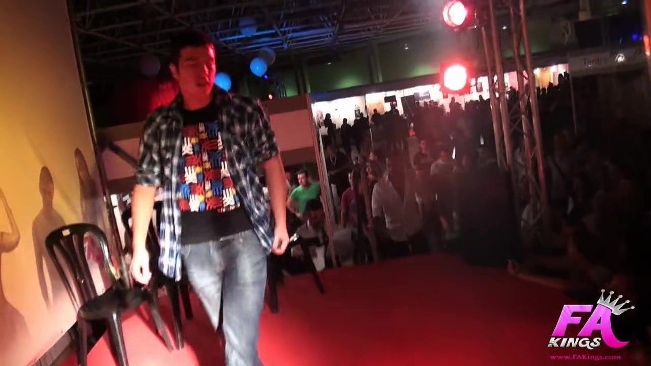 Chiqui makes a casting with SEVEN COCKS right in expo