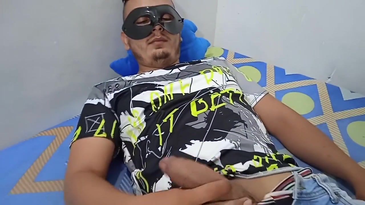 I Masturbate While Being Filmed For Fun
