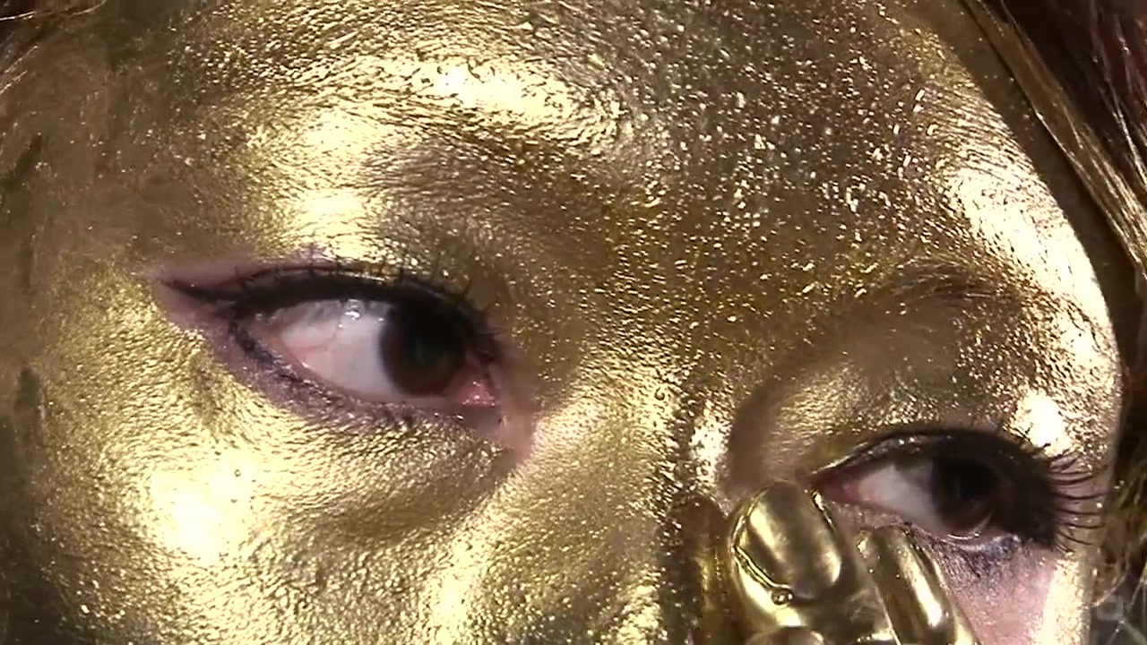 Sexy Gold Fetish - CosplayInJapan