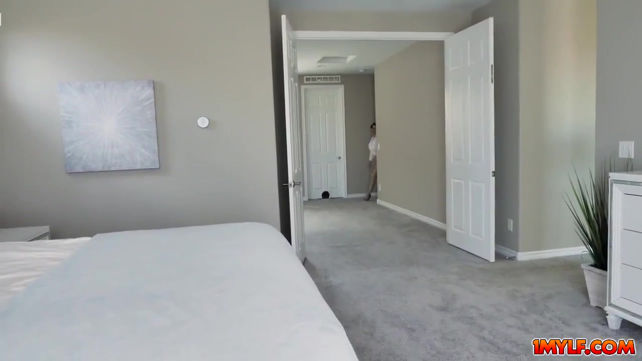 Joslyn James - Busty Realtor Pleasing The Clients Big Black Cock And Makes Him Satisfied