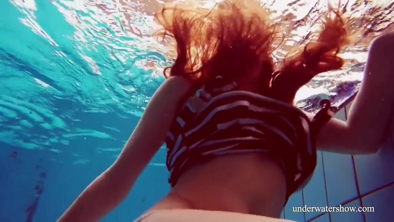 Cute Hairy Pussy In The Swimming Pool