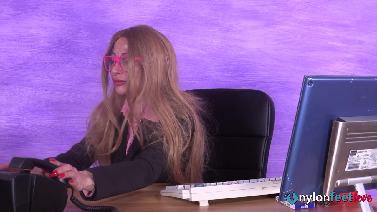Sexy boss Ania finds out that you've got a thing for feet