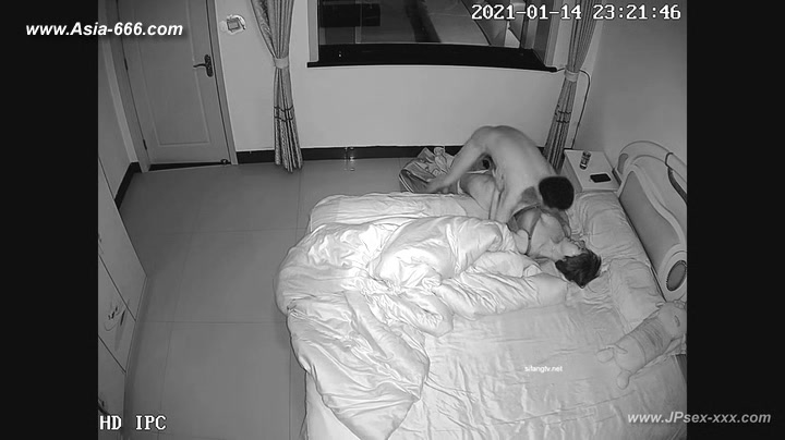 Hackers use the camera to remote monitoring of a lover's home life.***