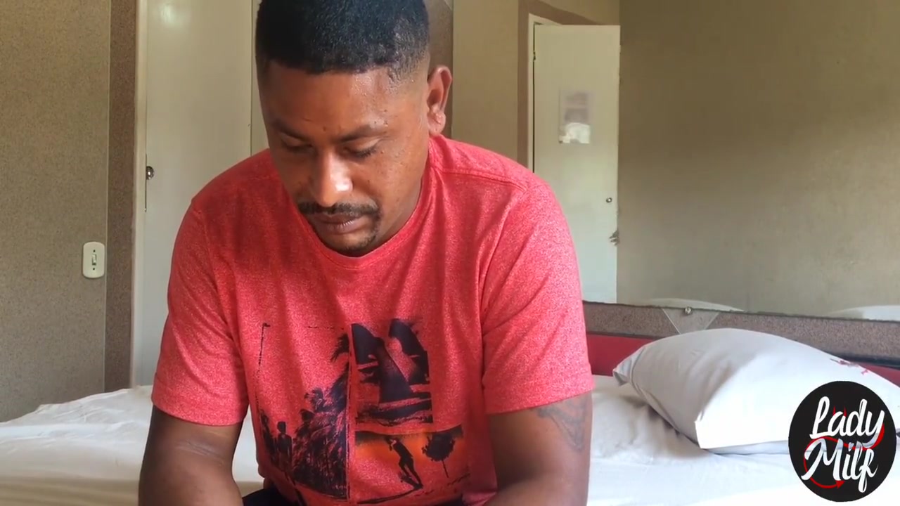 Lady Milf In Ombro Amigo Para Quem Sabe Chorar 5 Min
