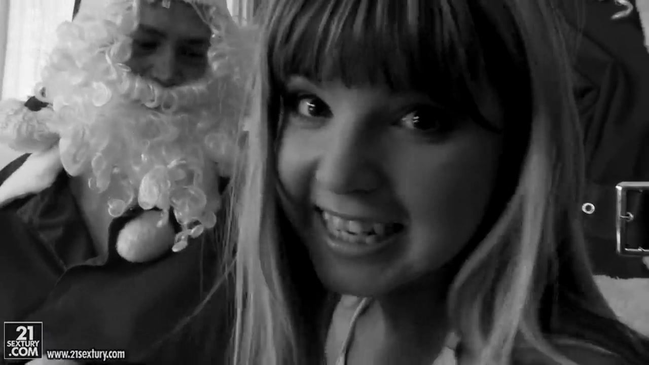 Doris Ivy gives St. Nick a sloppy blowjob