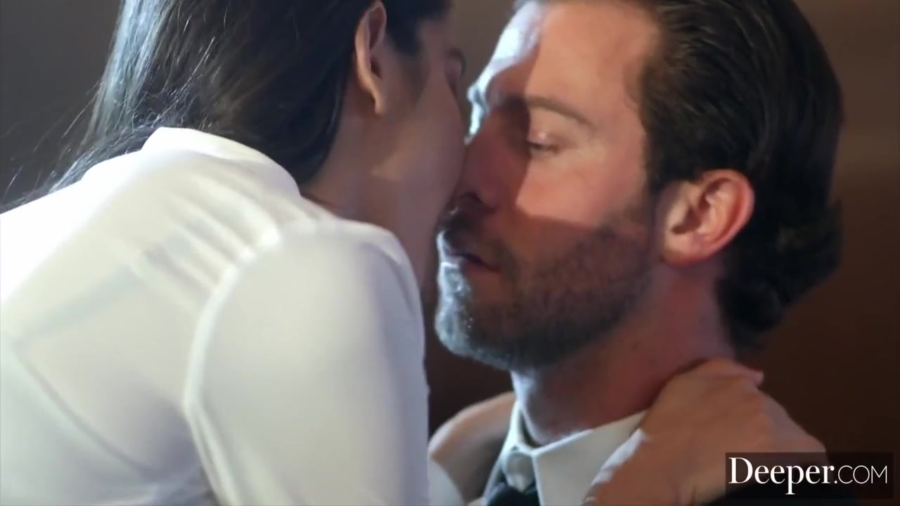Starlet Emilys Boyfriend Regrets Getting With Ryan Mclane, Seth Gamble And Emily Willis