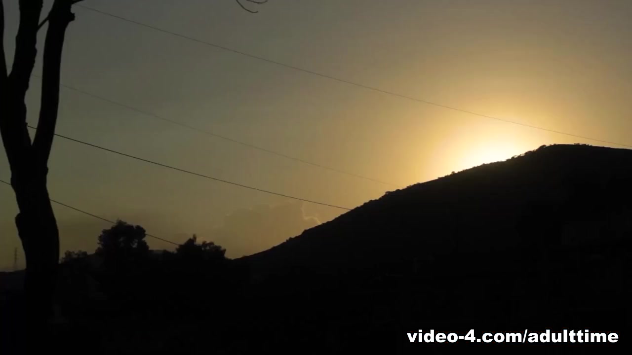 Blanca ReyGal & Erik Lima in Atardecer